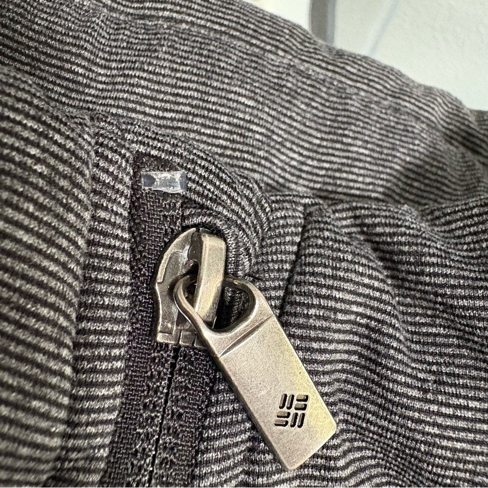 Columbia Gray and Black Women's Vest - Picture 7 of 7